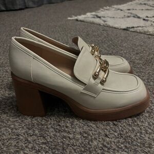 JustFab Heeled Cream Loafers with Gold Accents - Size 12